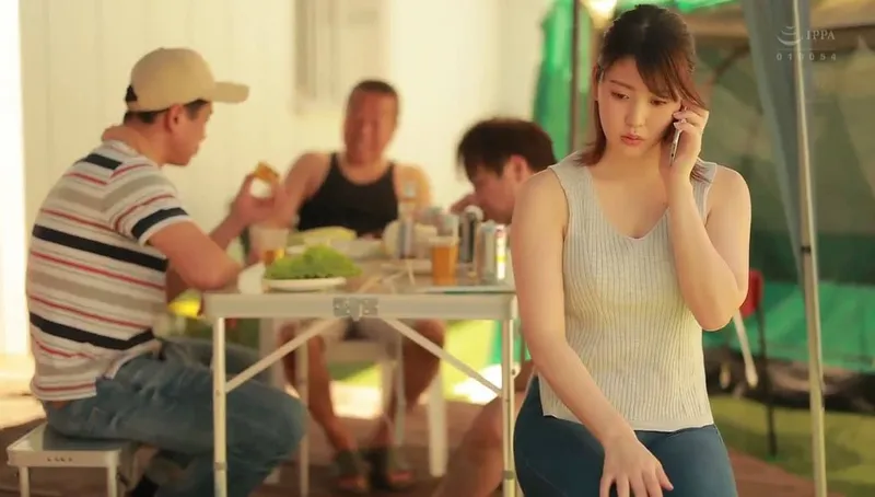 ông xã khờ để bà xã tham gia sự kiện cắm trại với mấy gã gần nhà và cái kết
