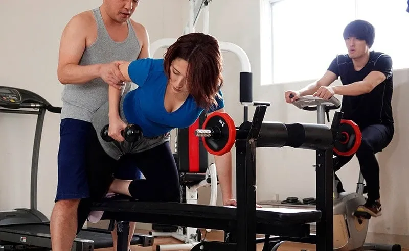 Chồng phát hiện vợ yêu ngoại tình với huấn luyện viên thể hình