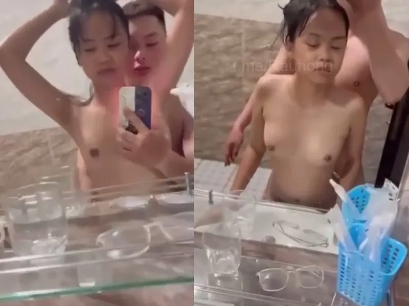 Mảnh khảnh em cùng anh yêu phang trước gương quay kỉ niệm